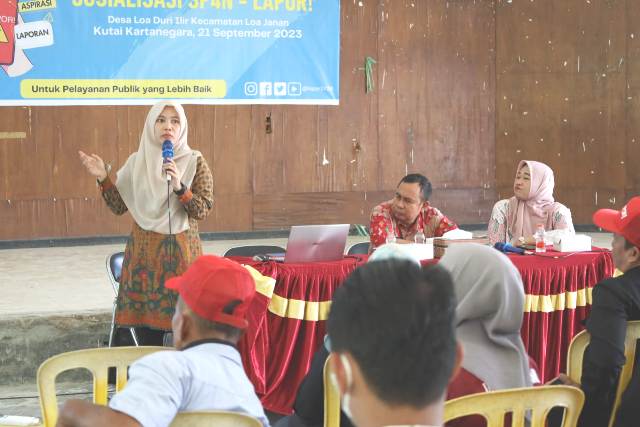 Diskominfo Kaltim dampingi warga Desa Loa Duri Ilir gunakan SP4N Lapor