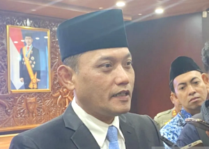 Wakil Gubernur Kaltim Seno Aji saat diwawancara usai memimpin upacara Hari Kebangkitan Nasional di Halaman Kantor Gubernur Kaltim (Foto: Fan)